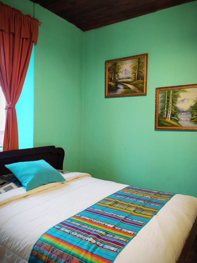 Hostal La Casa Tolena Quito - Ecuador Hotel Exterior photo