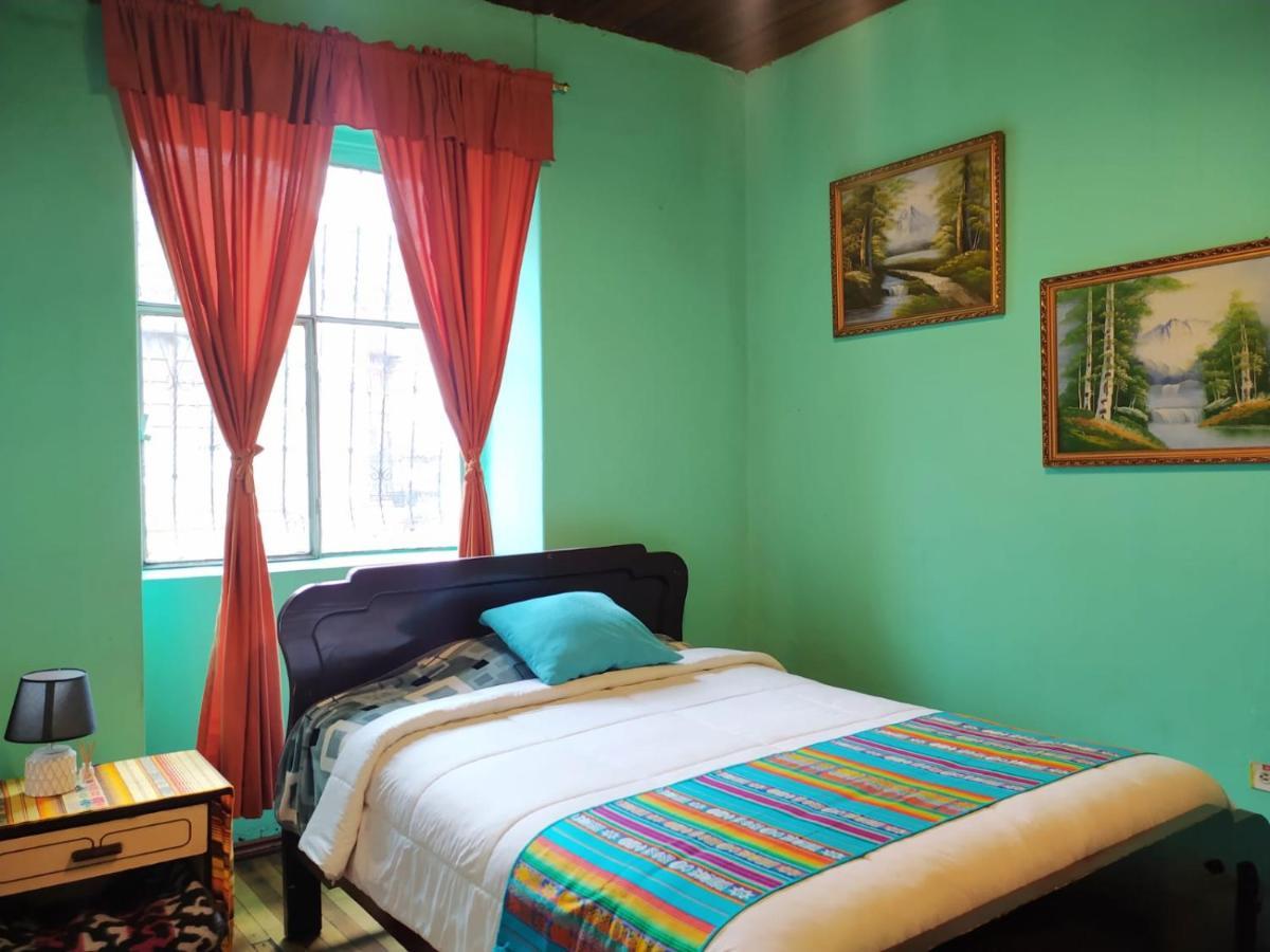 Hostal La Casa Tolena Quito - Ecuador Hotel Exterior photo